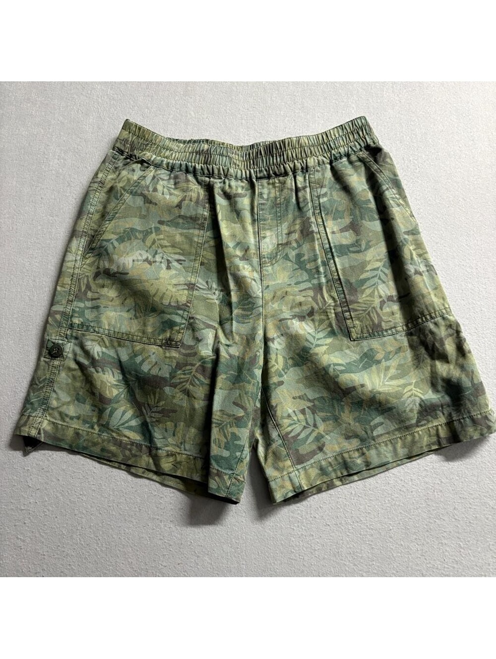 Sanctuary Standard Surplus Camo Tropical Shorts Womens Size 28 Green Cotton